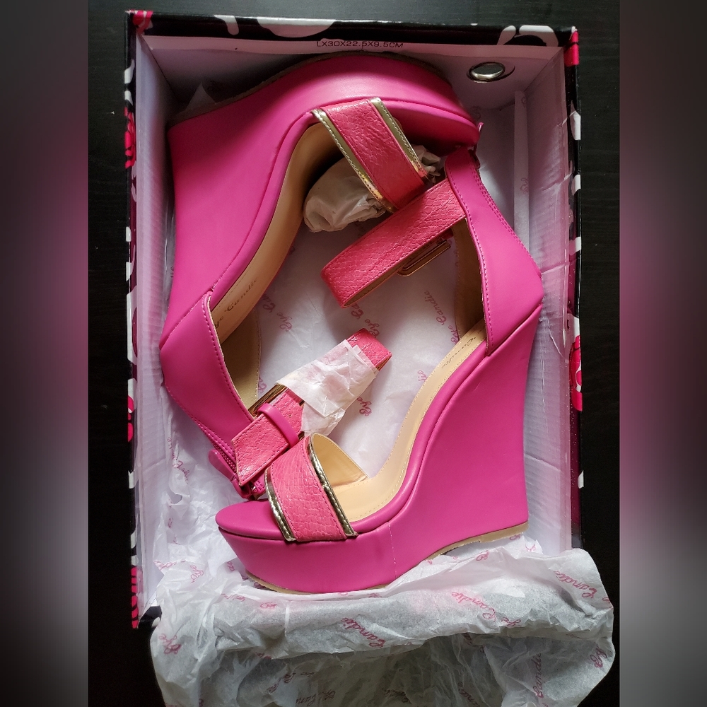 Pink wedge sandal
